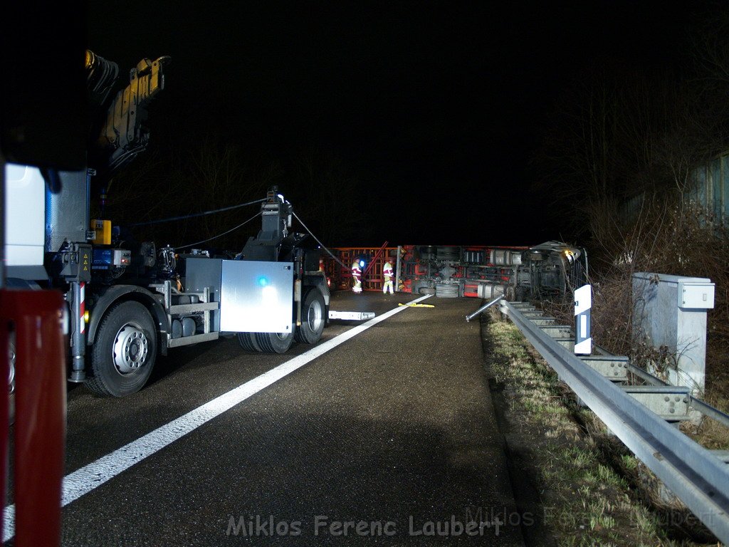 LKW umgestuerzt A 4 Rich Aachen AS Koeln Merheim P029.JPG